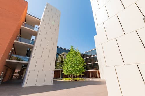 Psy Courtyard